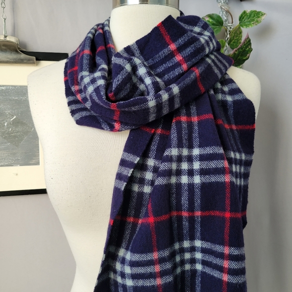 Burberrys of London Pure Cashmere Nova Check Fringe Scarf - Picture 2 of 12